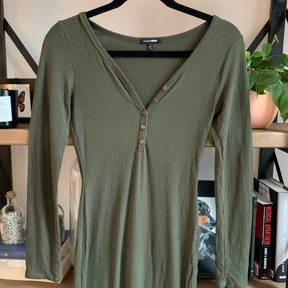 Ribbed Long-Sleeved Olive Green Dress - Picture 3 of 5